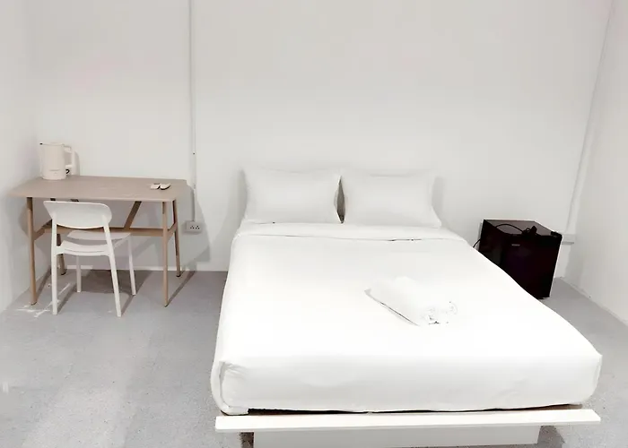 Mitr Sukhumvit 2 - มิตร สุขุมวิท 2 * Bangkok